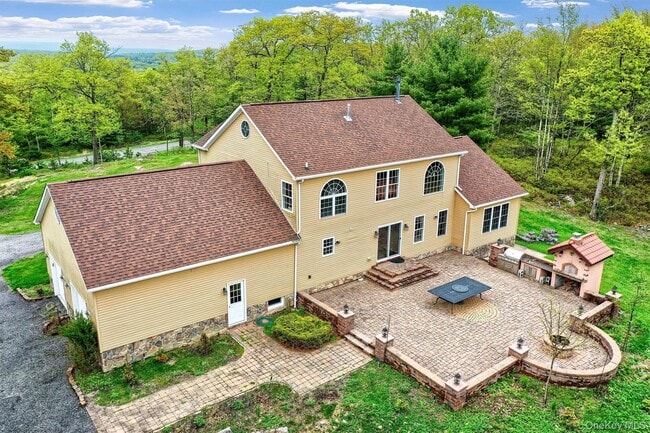 Building Photo - 67 Pine Lake Dr