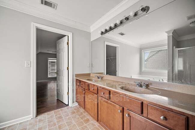 Building Photo - 6033 Riverwood Dr