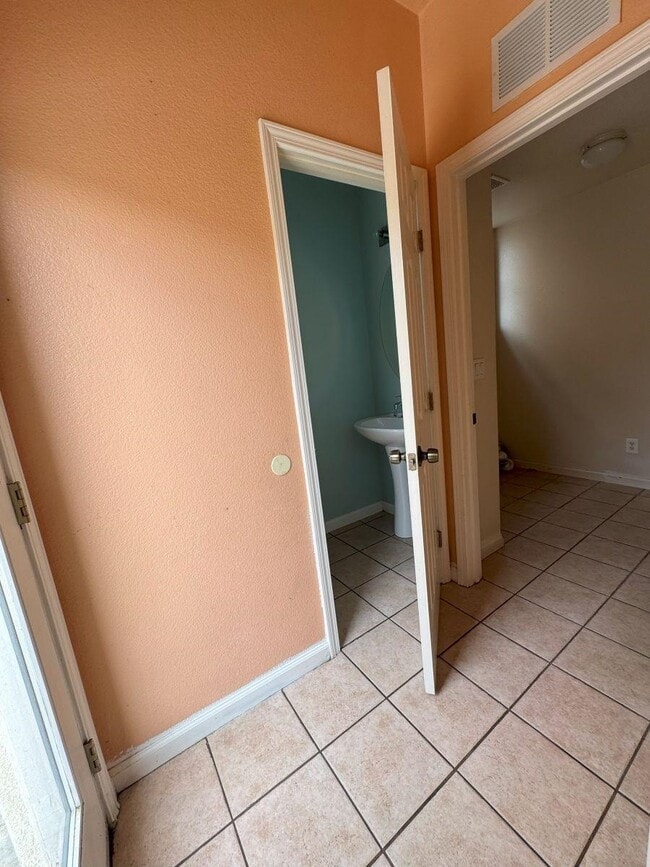 Building Photo - 645 Rockspray Cir