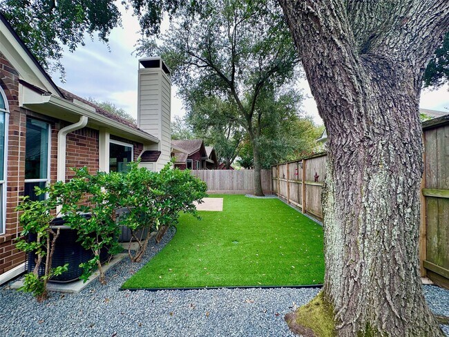 Building Photo - 6911 Lawler Ridge