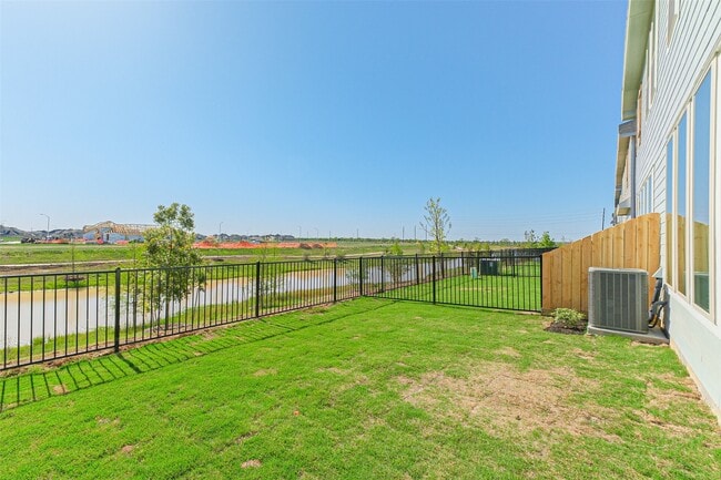 Building Photo - 5562 Amber Brook Ln