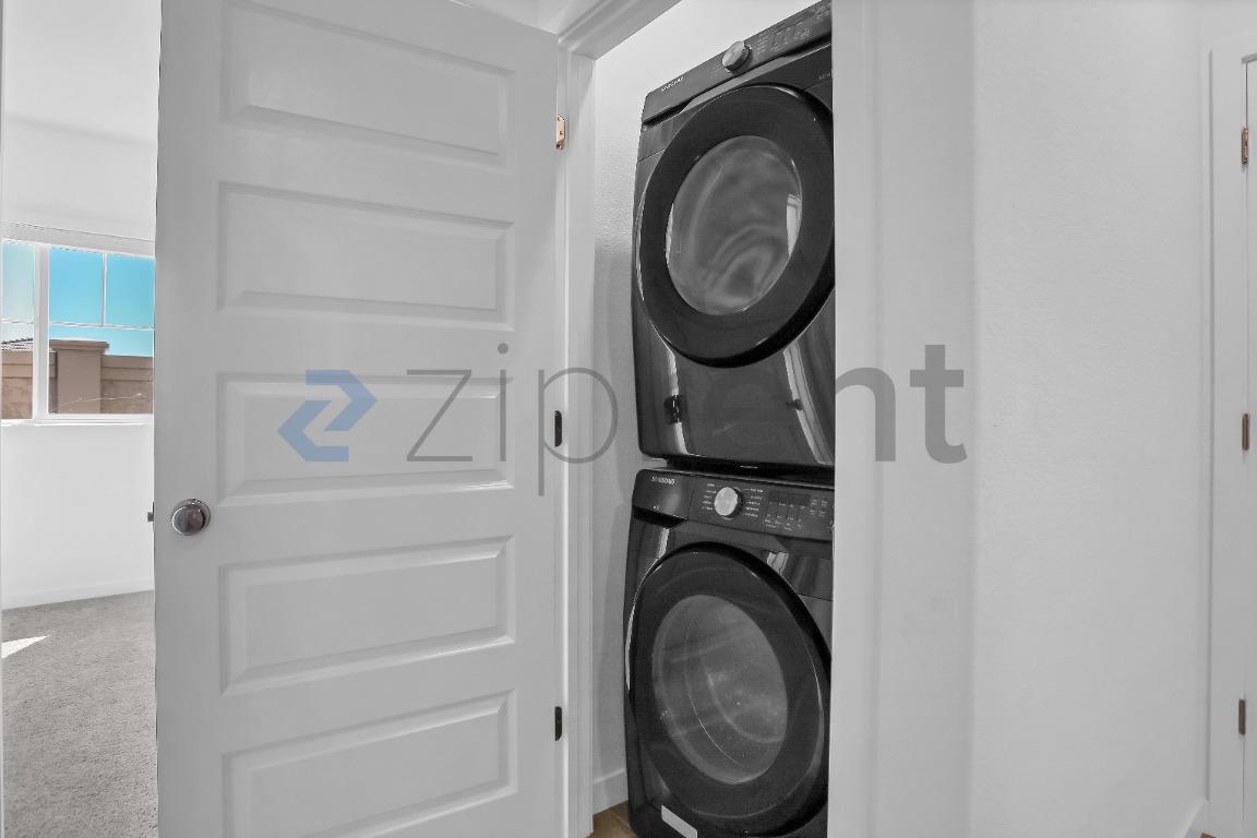 Building Photo - Unit Unit A
