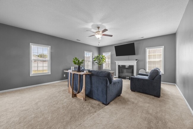 Building Photo - 841 Dynasty Dr