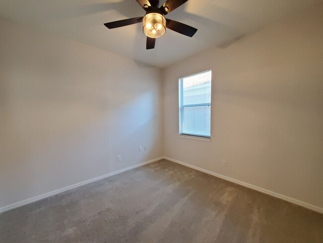 Building Photo - 4 Bedroom 2 Bath home in Hunter's Green/New Tampa