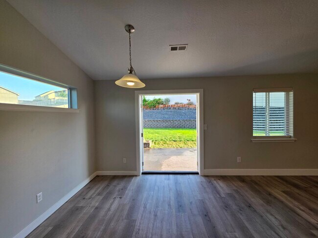 Building Photo - 6009 Pimlico Dr