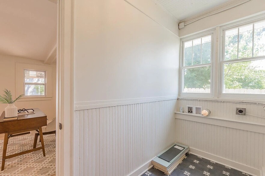 laundry room with hookups - 2403 Bailey Ave