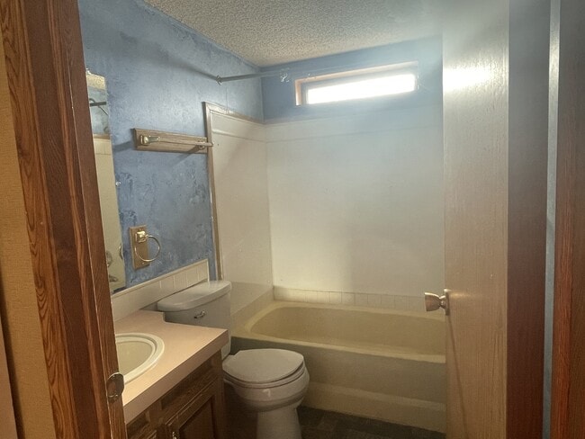 Building Photo - 39141 Reeves Ln