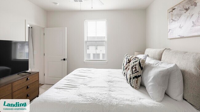 Building Photo - 170 Graphics Dr