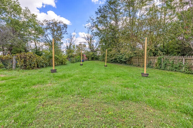 Building Photo - 104 Pleasantview St