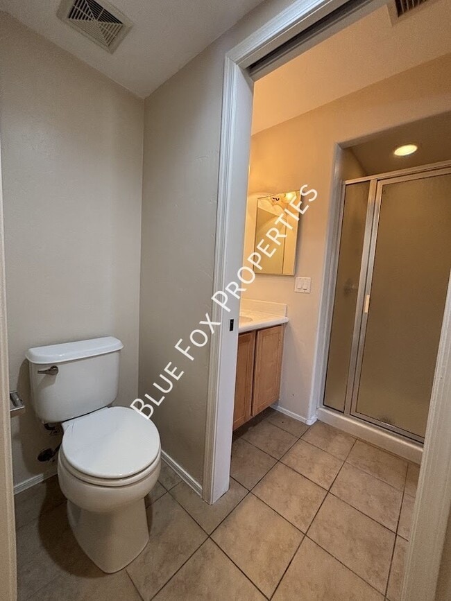 Building Photo - 322 N Hasman Dr