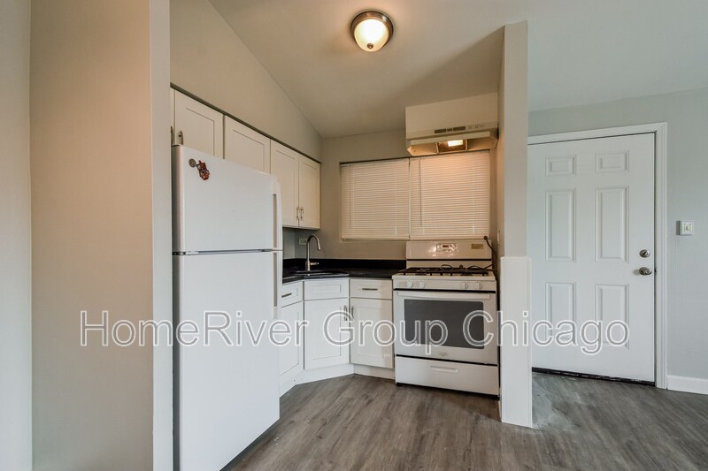 Building Photo - 17 N Hillside Ave