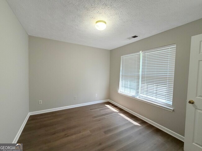 Building Photo - 3145 Waterplace Cove