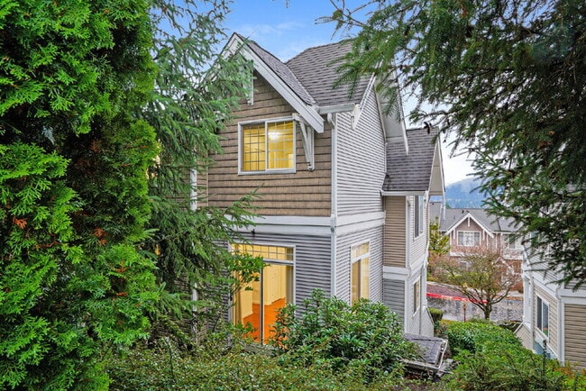 Building Photo - 23120 SE Black Nugget Rd