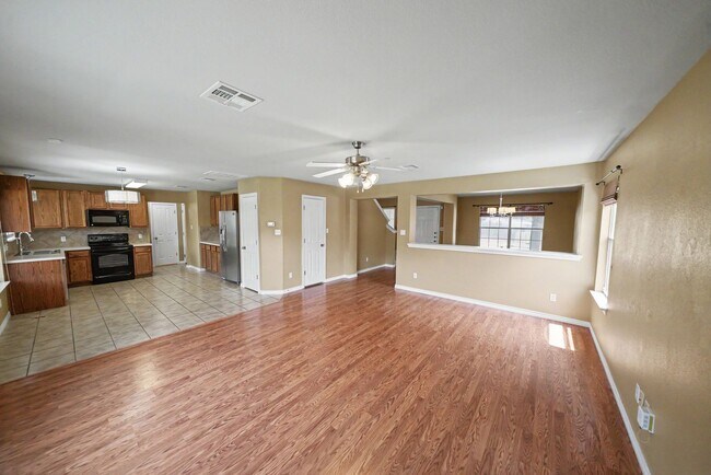 Building Photo - Spacious Cibolo Home Near Steele High School - Realtor Commission: $500