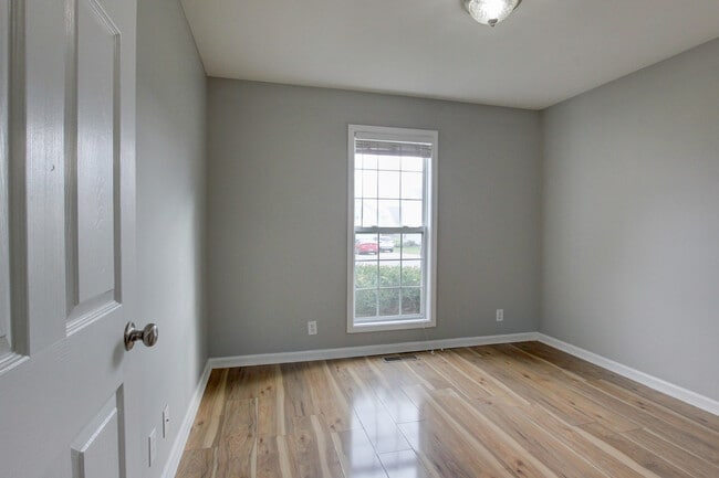 Building Photo - 3696 S Naples Ct
