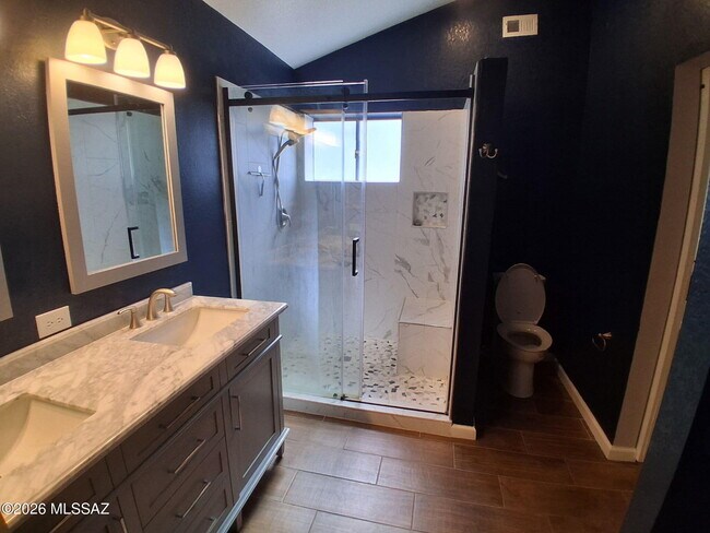 Building Photo - 4813 W Doria Dr