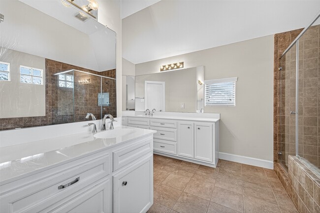 Building Photo - 11510 Main Ash Dr