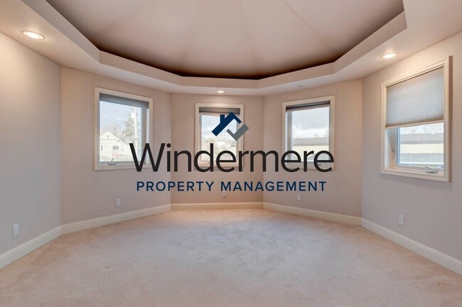 Building Photo - 2 Bedroom Waterview Condo