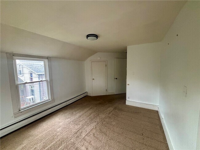 Building Photo - 305 Steuben St