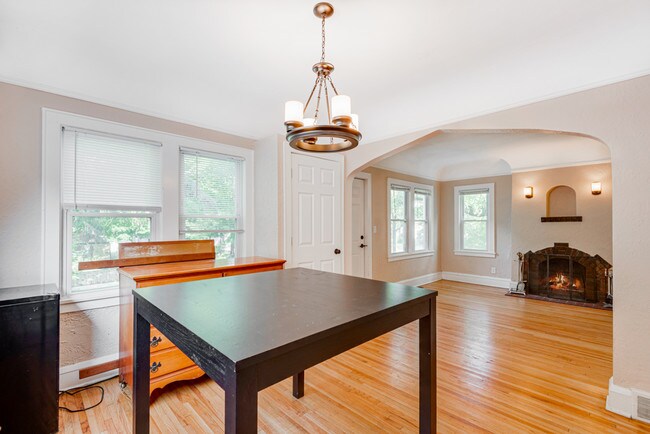 Building Photo - 700 24th Ave SE