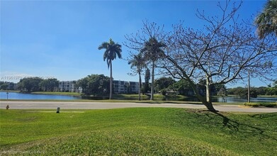 Building Photo - 9480 Tangerine Pl