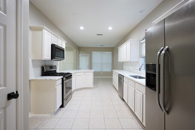 Building Photo - 105 N Holly Laurel Cir