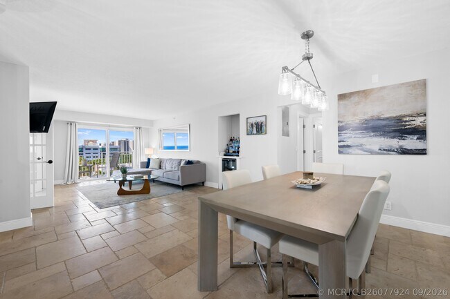 Building Photo - 4511 S Ocean Blvd