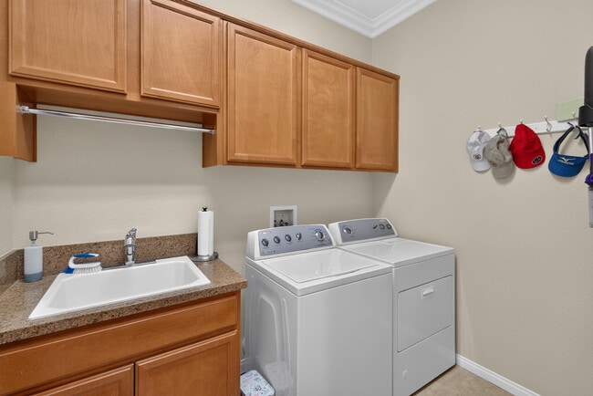 Building Photo - 61414 Topaz Dr
