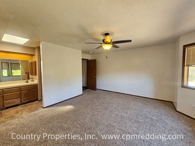Building Photo - Stunning House with a Pool in West Redding Coming Available in August!