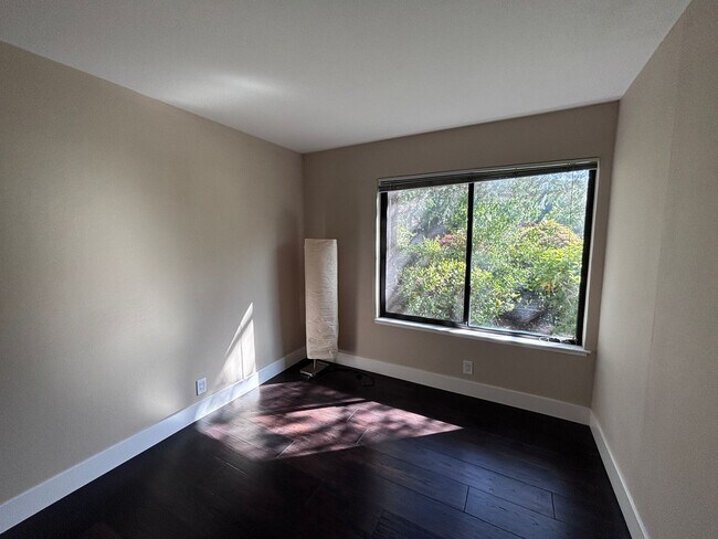 Building Photo - ALMADEN VALLEY-Beautifully upgraded 3-bedroom, 2.5-bath end-unit townhome