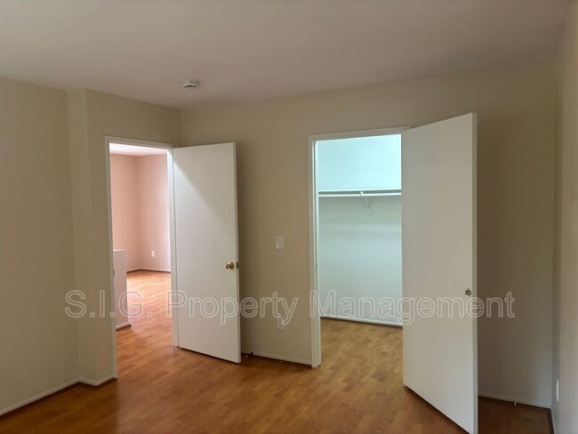 Building Photo - 202 Cancion Way