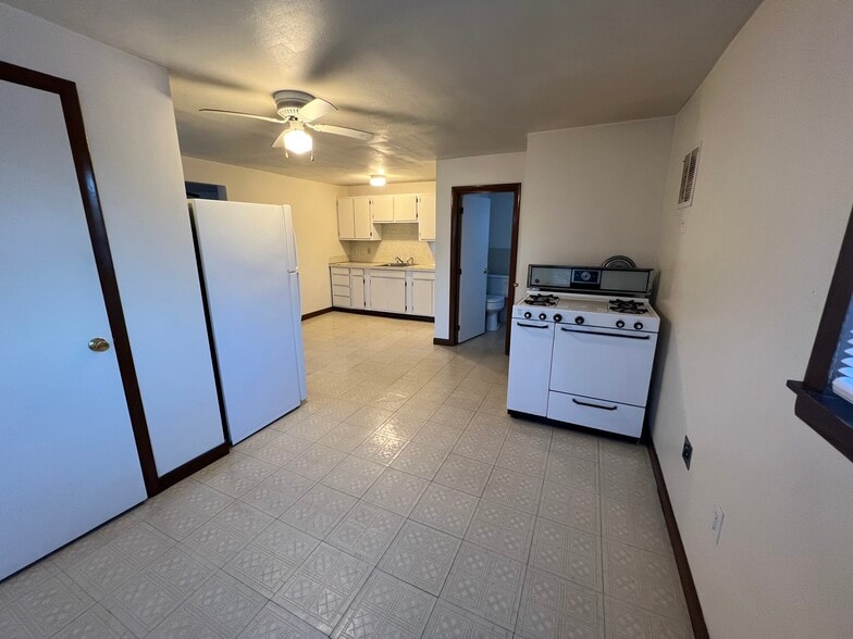 Building Photo - 111 W Hollis St