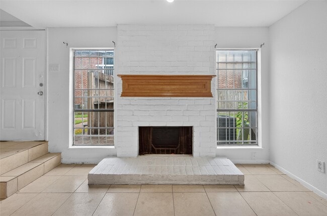 Building Photo - 9550 Deering Dr