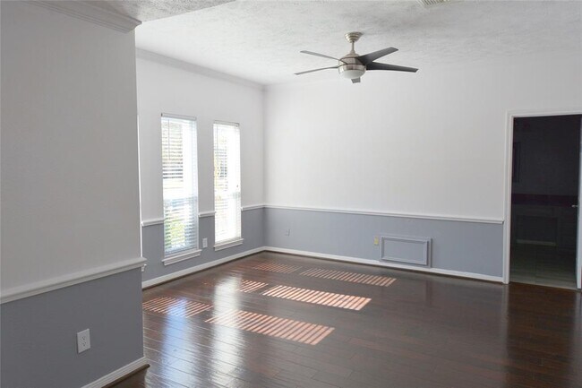 Building Photo - 15030 Vistamont Dr