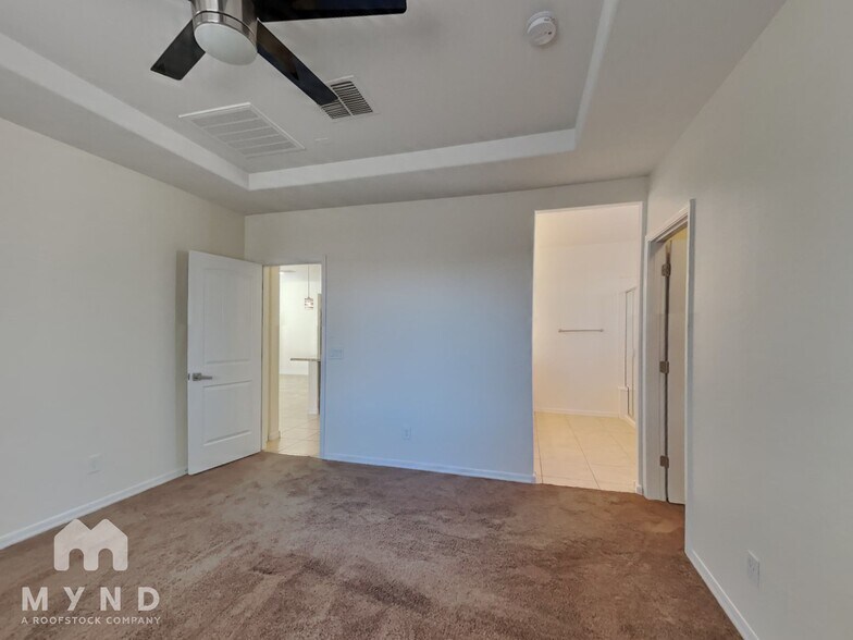 Building Photo - 35167 N Braeden Dr