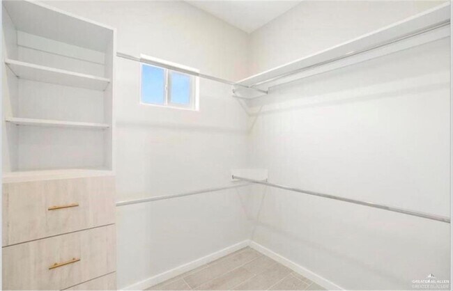 Building Photo - 20 N 25th St