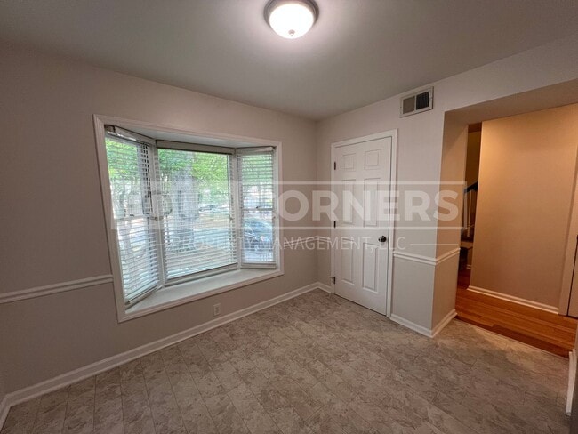 Building Photo - Beautful 2 Bedroom 2.5 Bath Townhouse