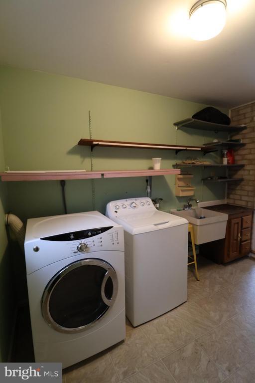 Building Photo - 11312 Myrtle Ln