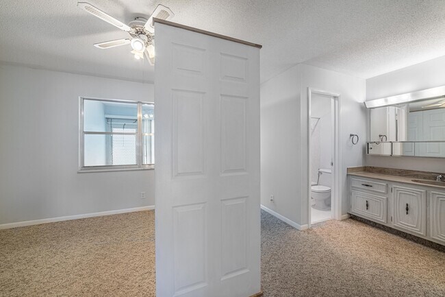 Building Photo - 180 High Point Terrace E