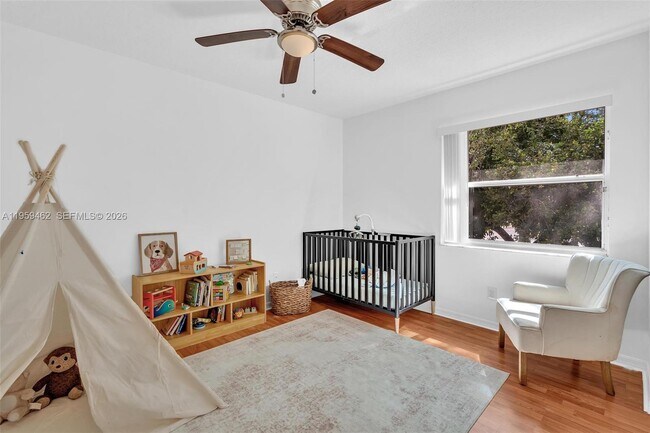 Building Photo - 2927 Bogota Ave