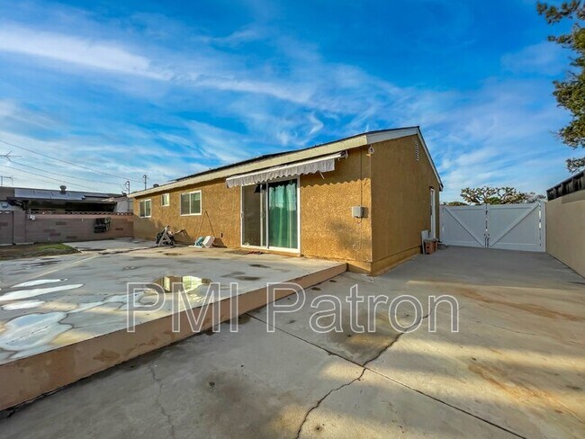 Building Photo - 6724 Sequoia Dr