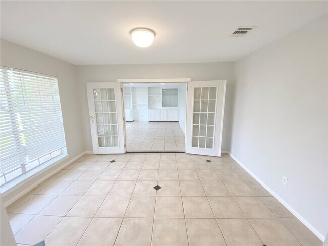 Building Photo - 8214 Riptide Dr
