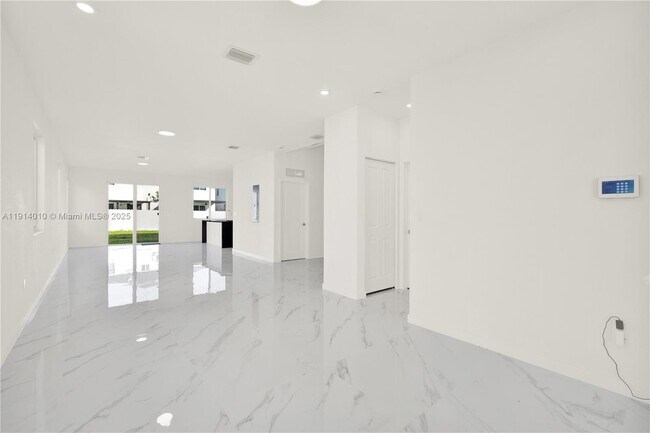 Building Photo - 22535 SW 125th Ave