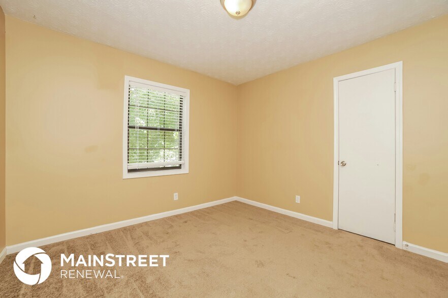 Building Photo - 1255 Bishop's Ln