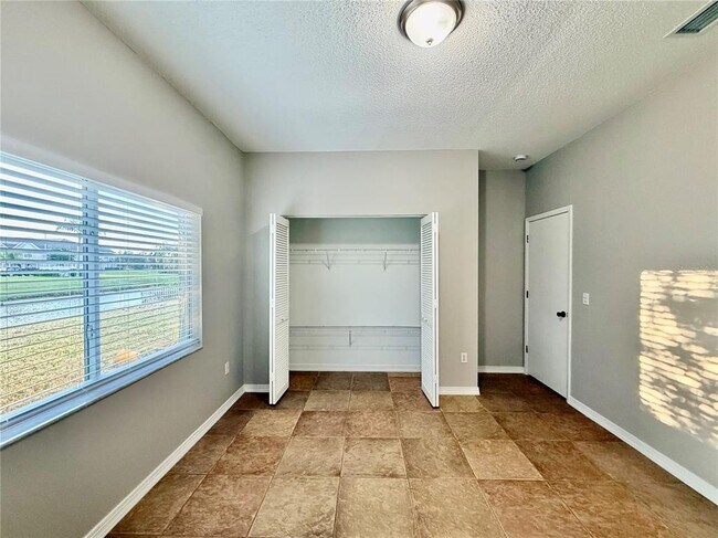 Building Photo - 807 Frankford Dr