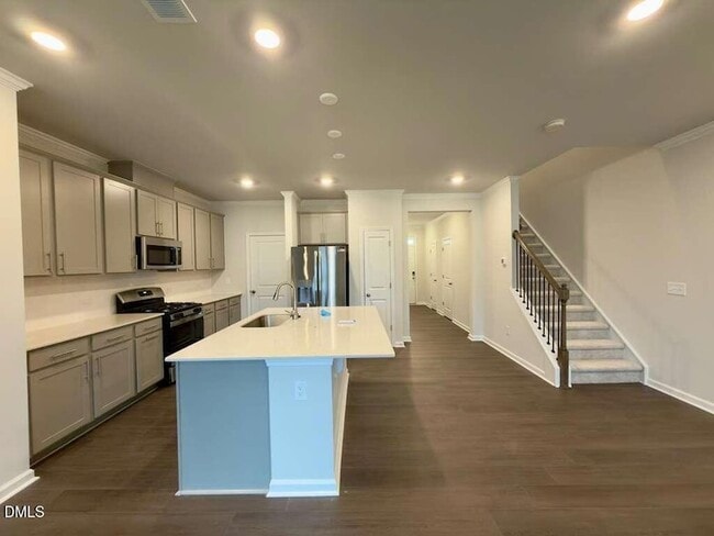 Building Photo - 6005 Grey Colt Wy