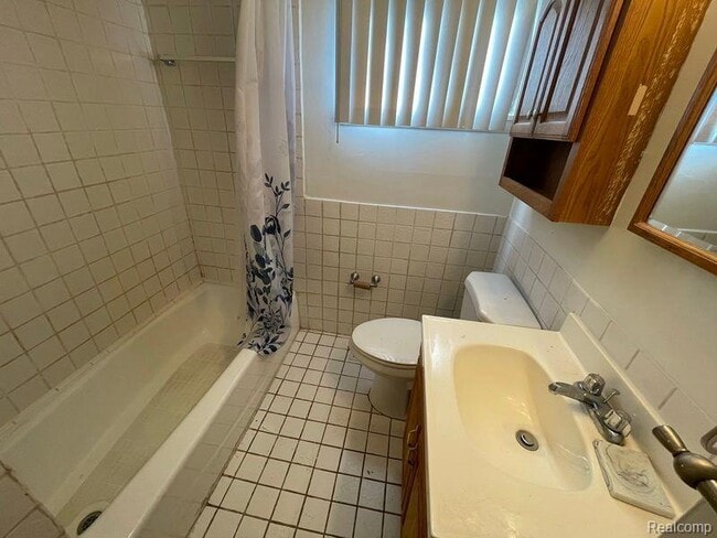 Building Photo - 59 W Harwood Ave