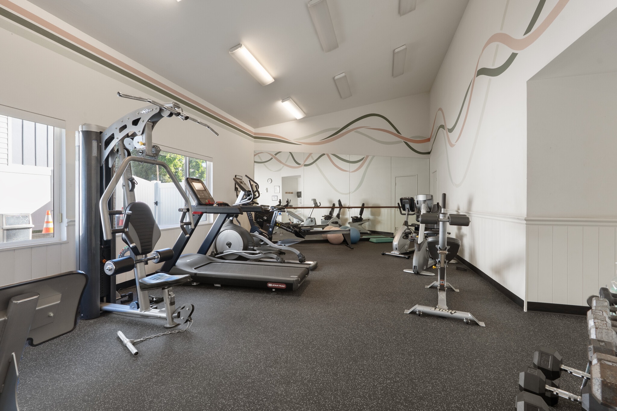 Gym - 18175 Andrea Cir N