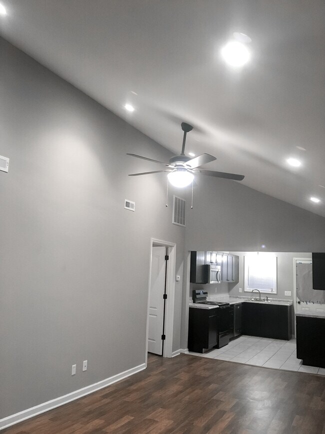 Building Photo - 1410 Beth St NW