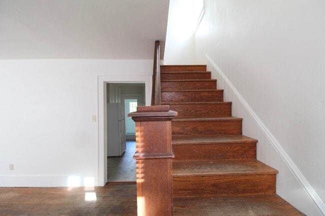 Building Photo - 805 S High St